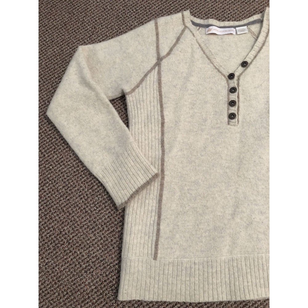 Lambswool V-Neck Sweater